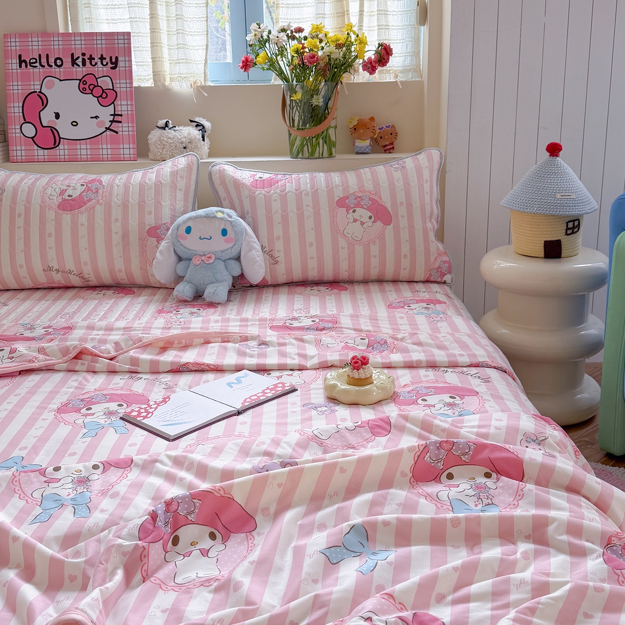 91家纺网 家纺一手货源 找家纺 桃子家居 2026新款A类三丽鸥高品质可组合凉感丝乳胶席牛奶丝针织棉软糯夏被四件套 三丽鸥夏凉-粉粉美乐蒂