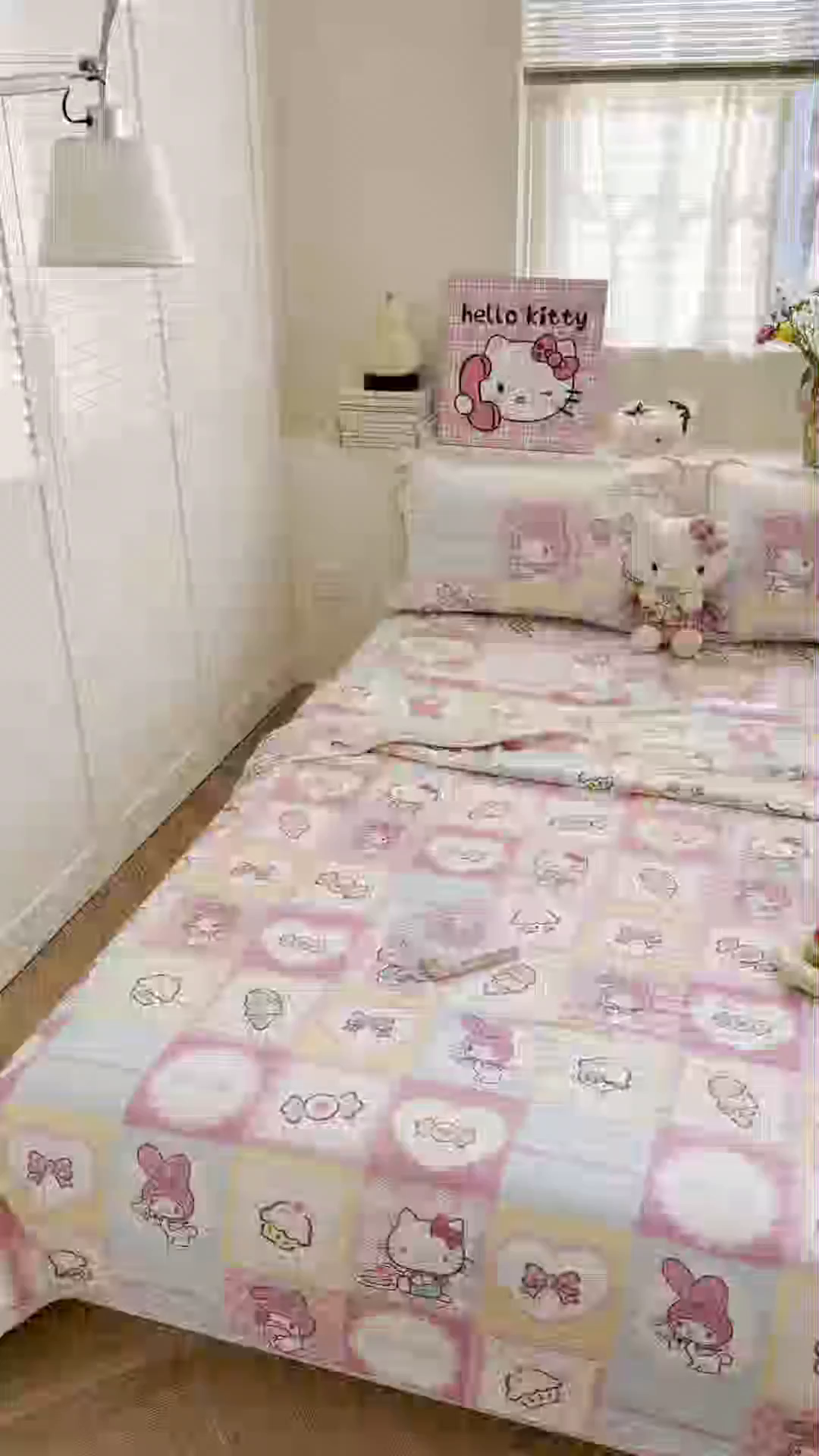 91家纺网 家纺一手货源 找家纺 桃子家居 2026新款A类三丽鸥高品质可组合凉感丝乳胶席牛奶丝针织棉软糯夏被四件套 三丽鸥夏凉-美美甜心