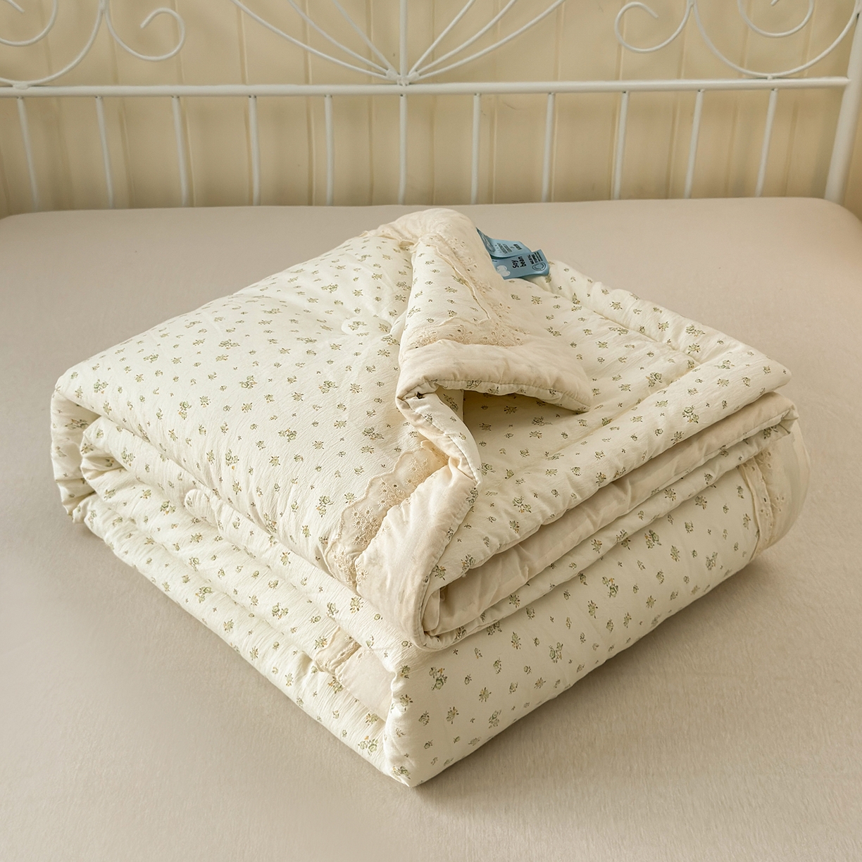 91家纺网 家纺一手货源 找家纺 景眠 2026春夏新款花边款大豆夏被夏凉被空调被 繁花点点