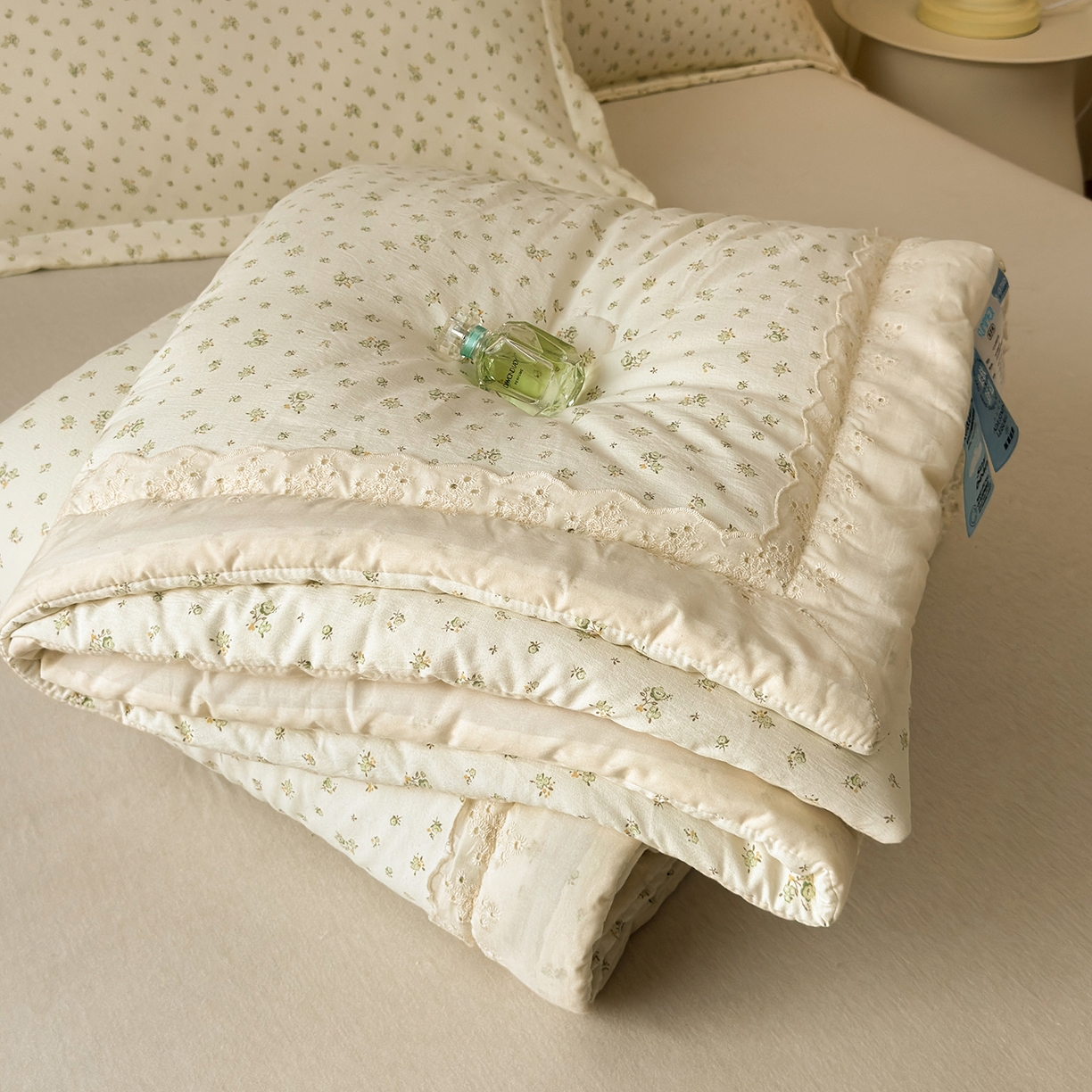 91家纺网 家纺一手货源 找家纺 景眠 2026春夏新款花边款大豆夏被夏凉被空调被 繁花点点