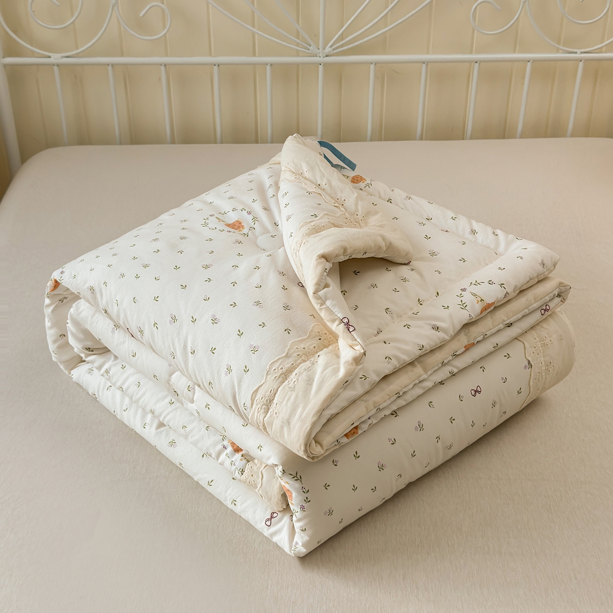 91家纺网 家纺一手货源 找家纺 景眠 2026春夏新款花边款大豆夏被夏凉被空调被 花田鸭