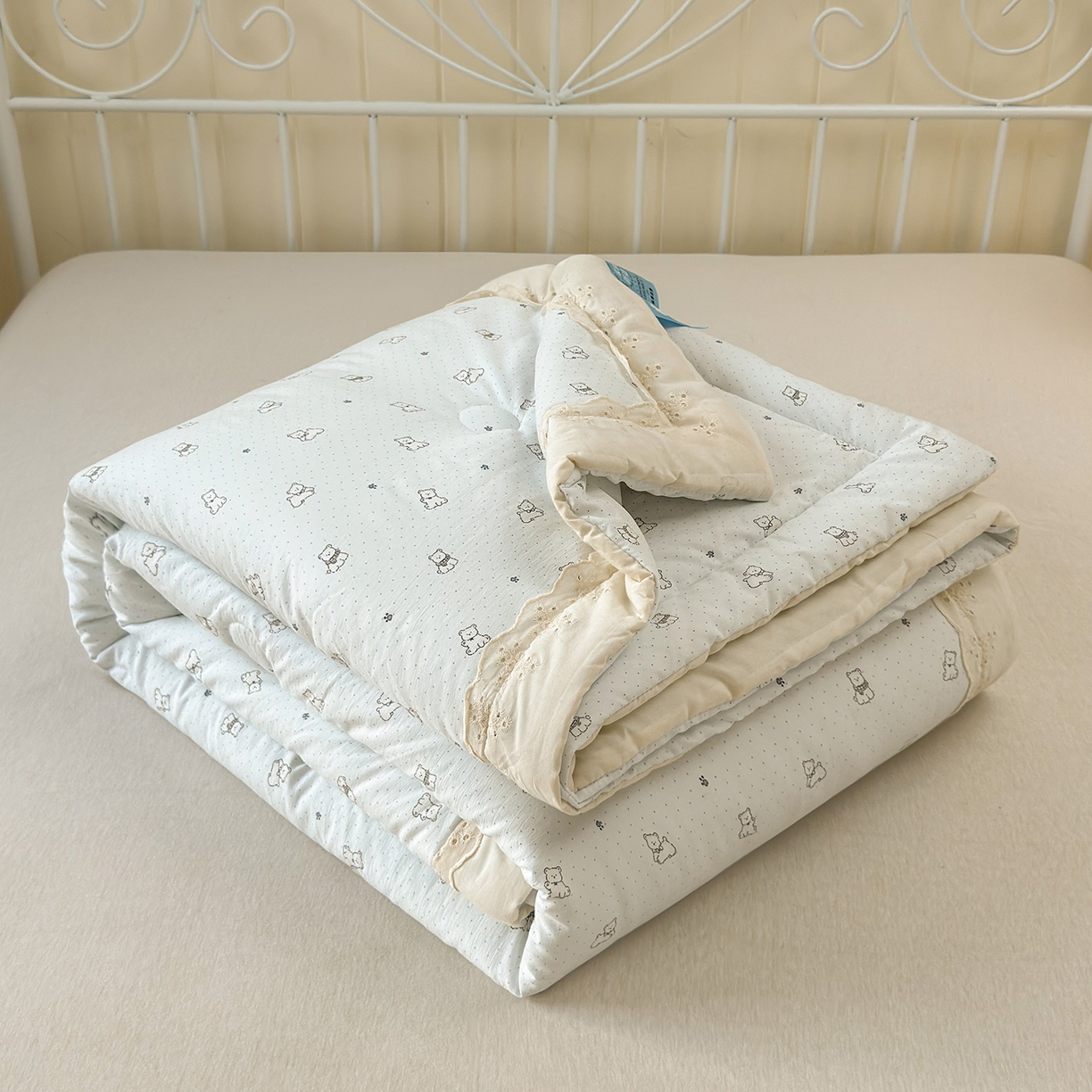 91家纺网 家纺一手货源 找家纺 景眠 2026春夏新款花边款大豆夏被夏凉被空调被 淘气小熊