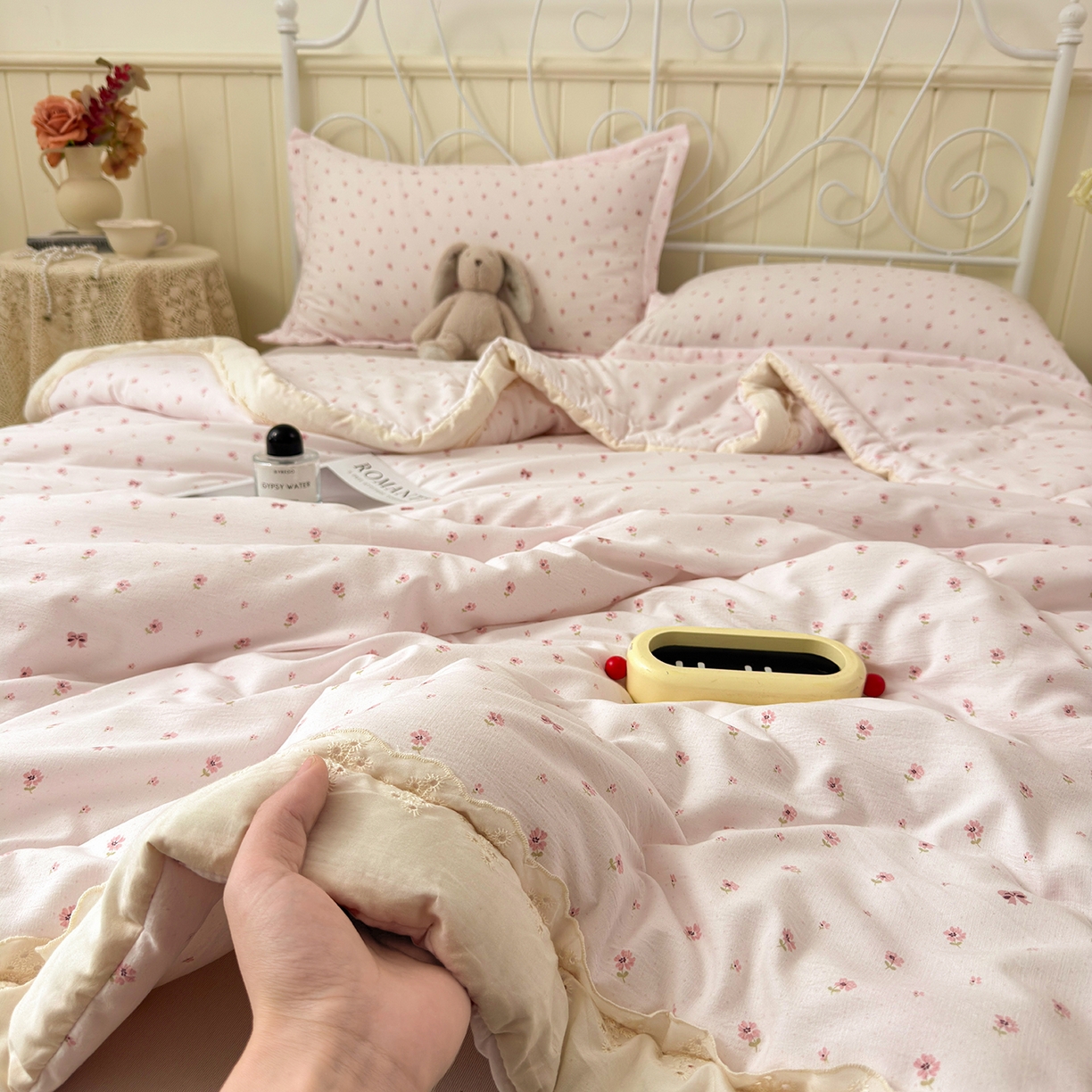 91家纺网 家纺一手货源 找家纺 景眠 2026春夏新款花边款大豆夏被夏凉被空调被 小小花园