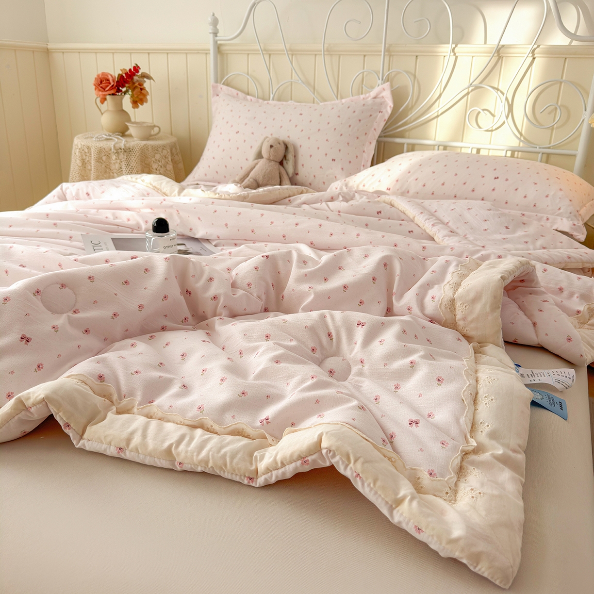 91家纺网 家纺一手货源 找家纺 景眠 2026春夏新款花边款大豆夏被夏凉被空调被 小小花园