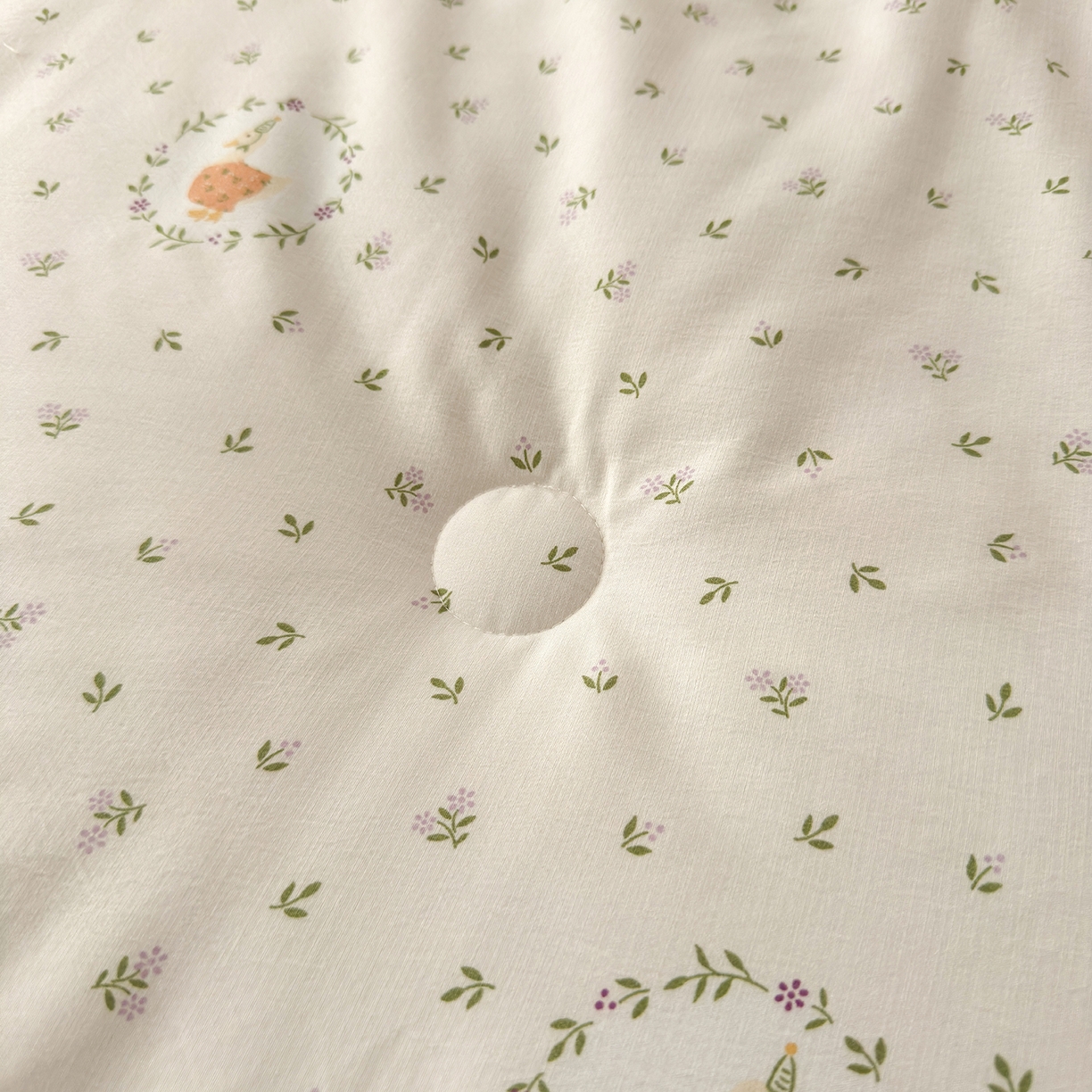 91家纺网 家纺一手货源 找家纺 景眠 2026春夏新款花边款大豆夏被夏凉被空调被 花田鸭