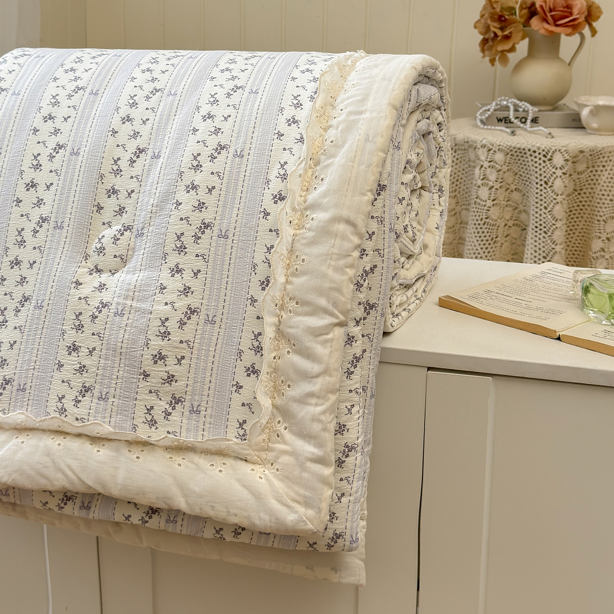91家纺网 家纺一手货源 找家纺 景眠 2026春夏新款花边款大豆夏被夏凉被空调被 格间花絮