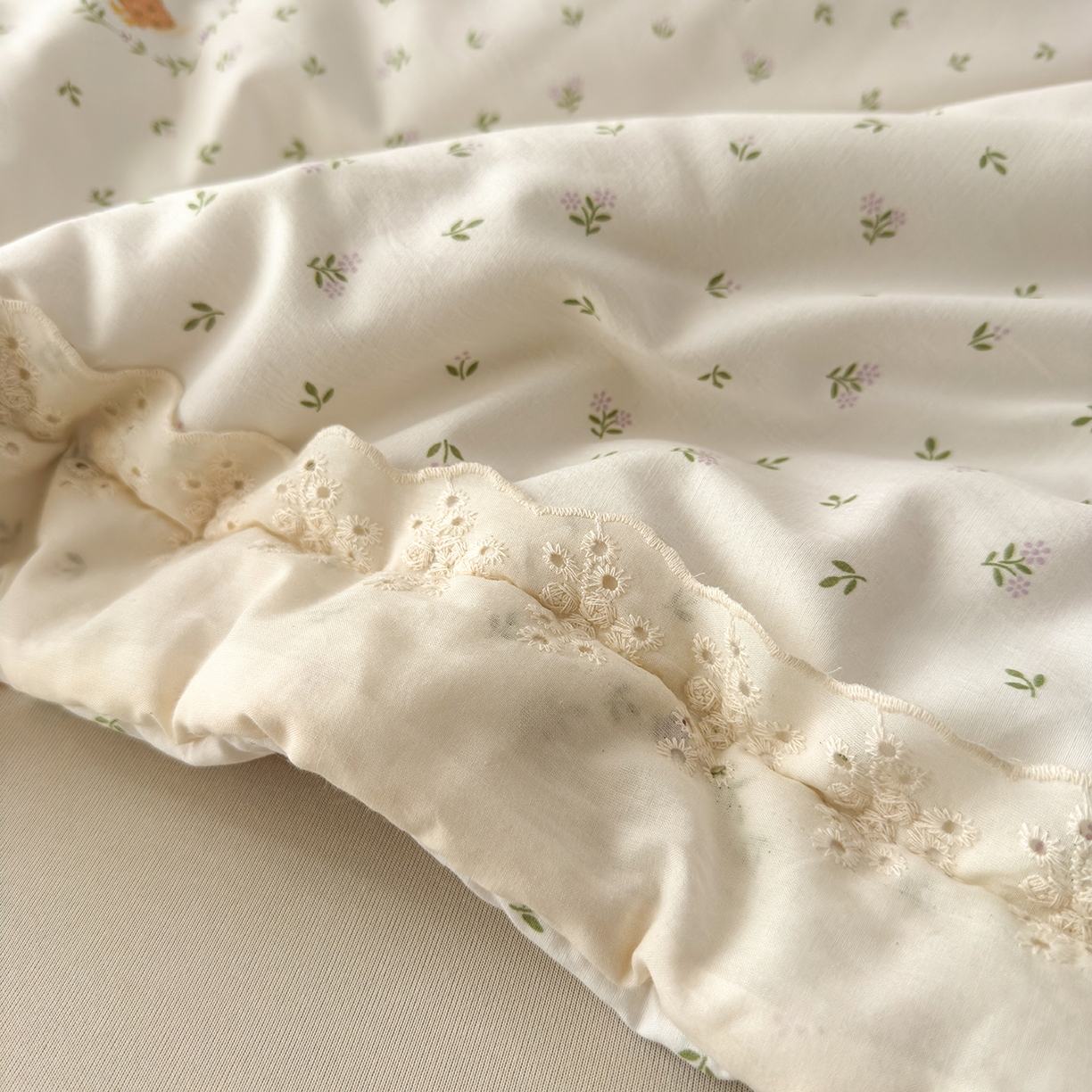 91家纺网 家纺一手货源 找家纺 景眠 2026春夏新款花边款大豆夏被夏凉被空调被 花田鸭