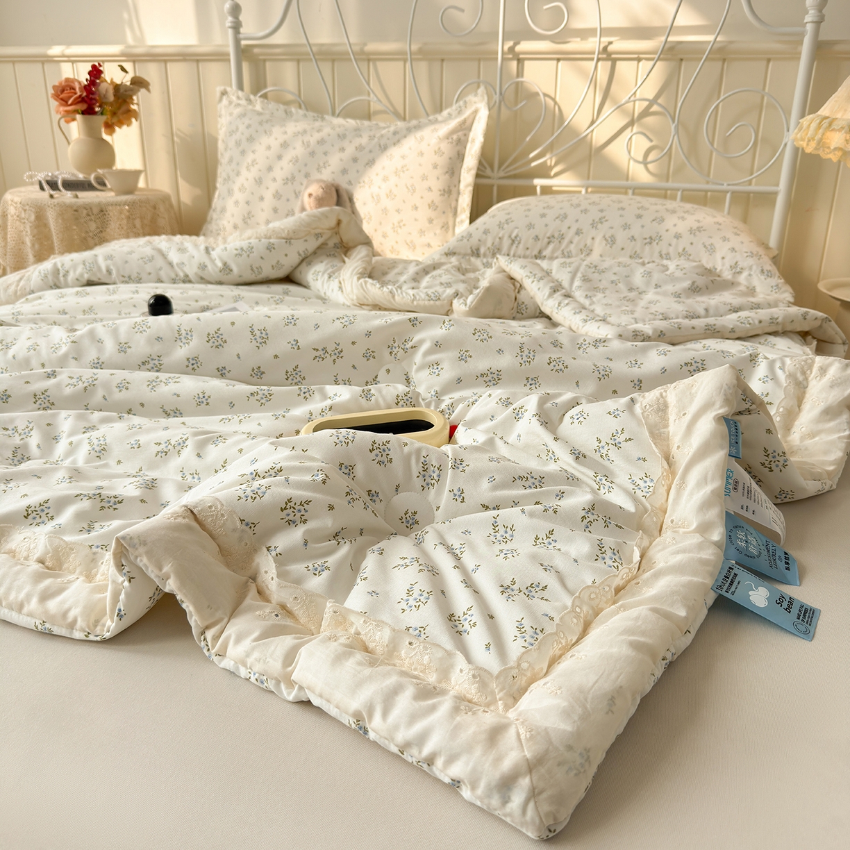 91家纺网 家纺一手货源 找家纺 景眠 2026春夏新款花边款大豆夏被夏凉被空调被 星野玫瑰