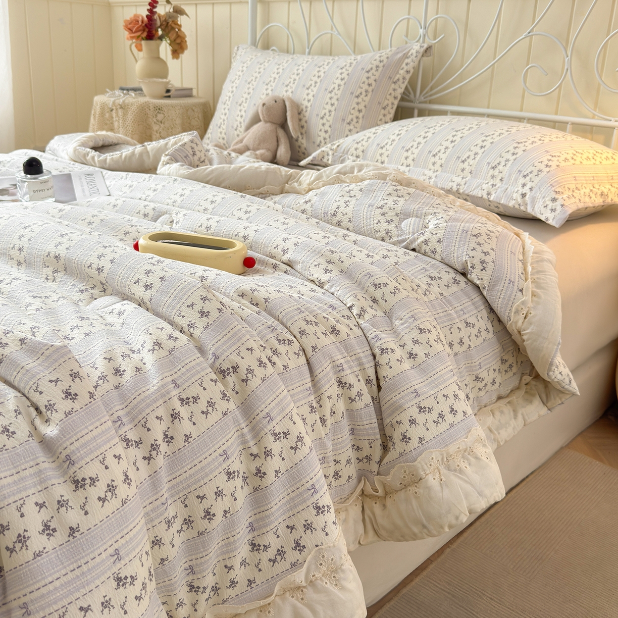 91家纺网 家纺一手货源 找家纺 景眠 2026春夏新款花边款大豆夏被夏凉被空调被 格间花絮