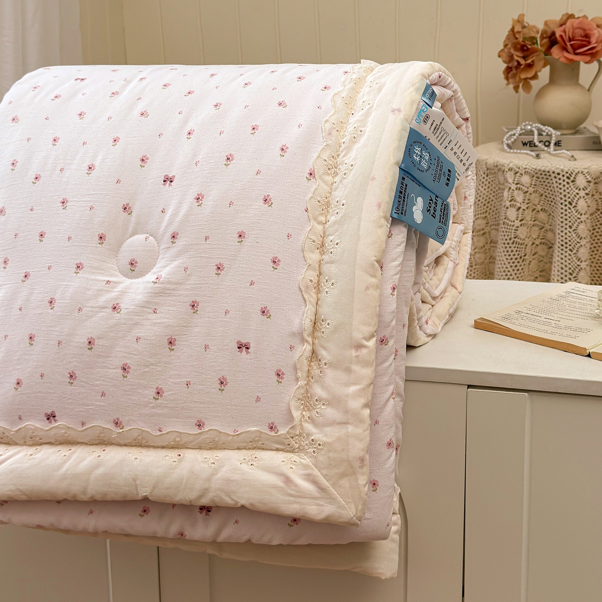 91家纺网 家纺一手货源 找家纺 景眠 2026春夏新款花边款大豆夏被夏凉被空调被 小小花园