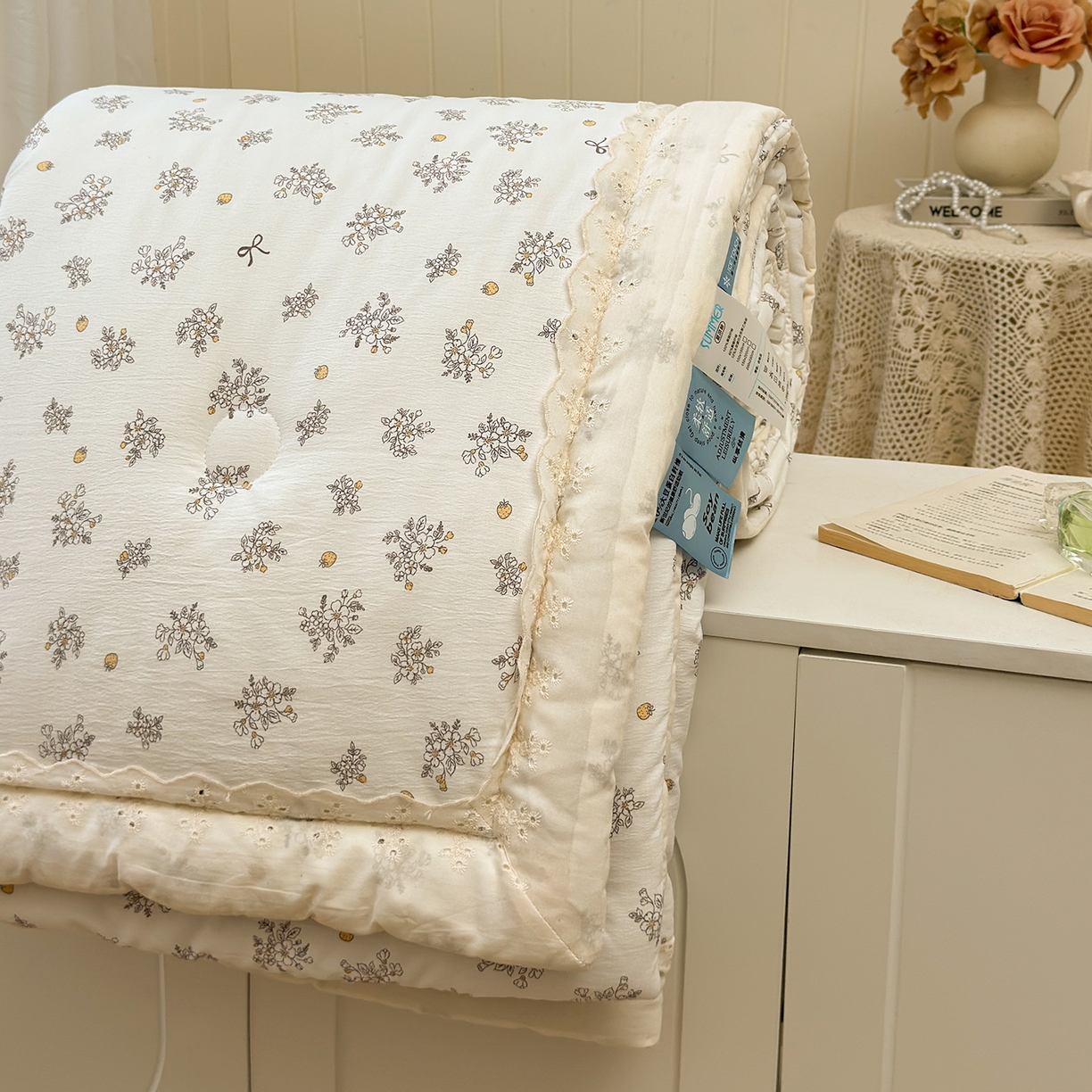 91家纺网 家纺一手货源 找家纺 景眠 2026春夏新款花边款大豆夏被夏凉被空调被 梅梅梨落
