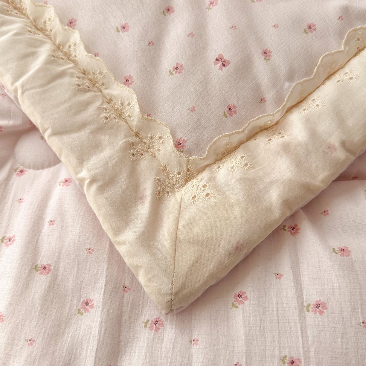 91家纺网 家纺一手货源 找家纺 景眠 2026春夏新款花边款大豆夏被夏凉被空调被 小小花园