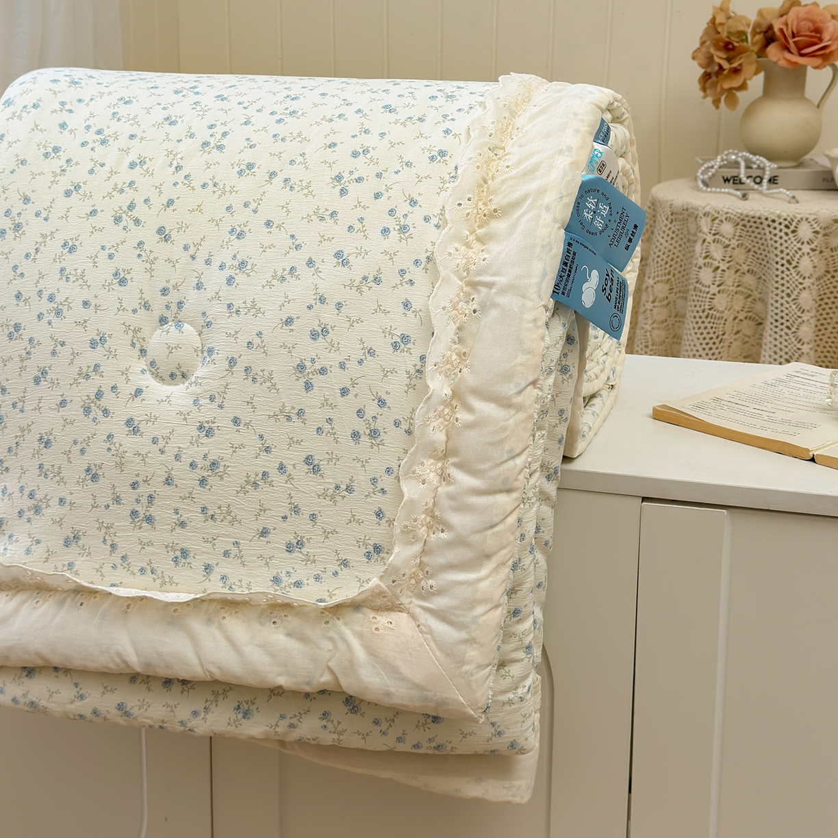 91家纺网 家纺一手货源 找家纺 景眠 2026春夏新款花边款大豆夏被夏凉被空调被 天鹅之恋