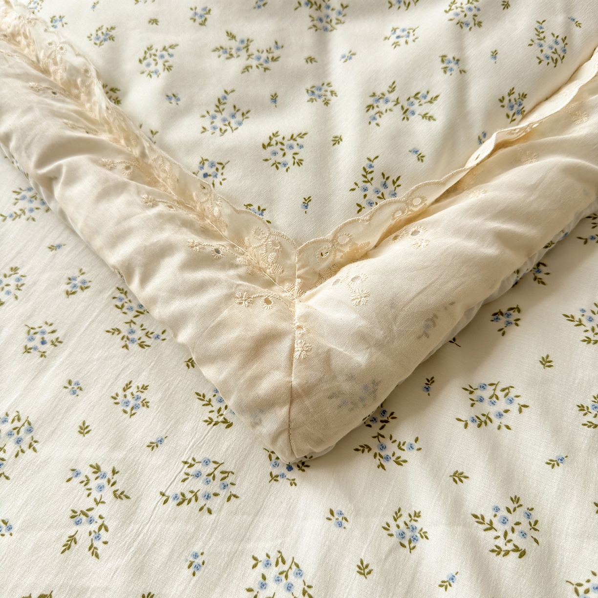 91家纺网 家纺一手货源 找家纺 景眠 2026春夏新款花边款大豆夏被夏凉被空调被 星野玫瑰