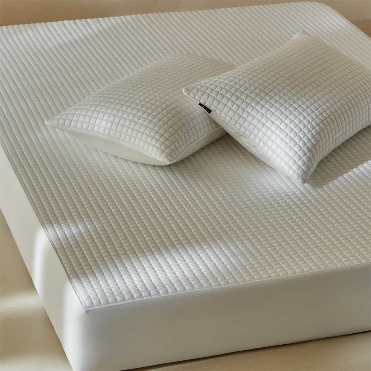 91家纺网 家纺一手货源 找家纺 傲蕾良品  2026新款出口韩国高分子冰丝软凉席【床笠&平铺款】 小方块