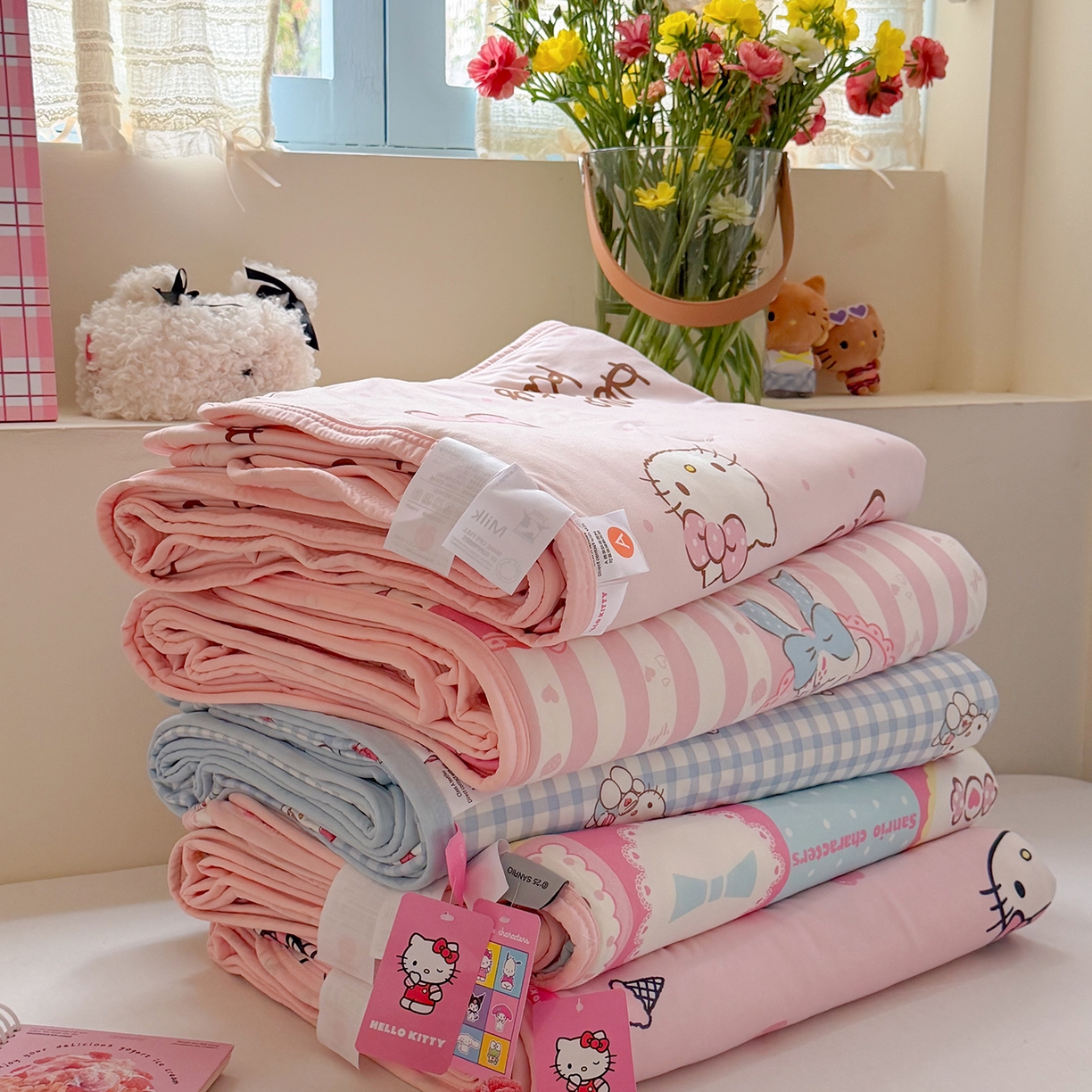 91家纺网 家纺一手货源 找家纺 桃子家居 2026新款A类三丽鸥高品质可组合凉感丝乳胶席牛奶丝针织棉软糯夏被四件套 组合图