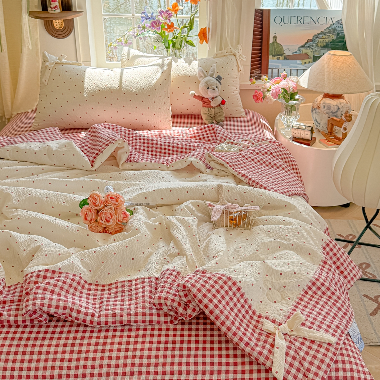 91家纺网 家纺一手货源 找家纺 （总）爱彼家纺 2026春夏新款提花泡芙棉拼角蝴蝶结软乎乎的撸猫感单夏被夏被四件套-甜莓气泡