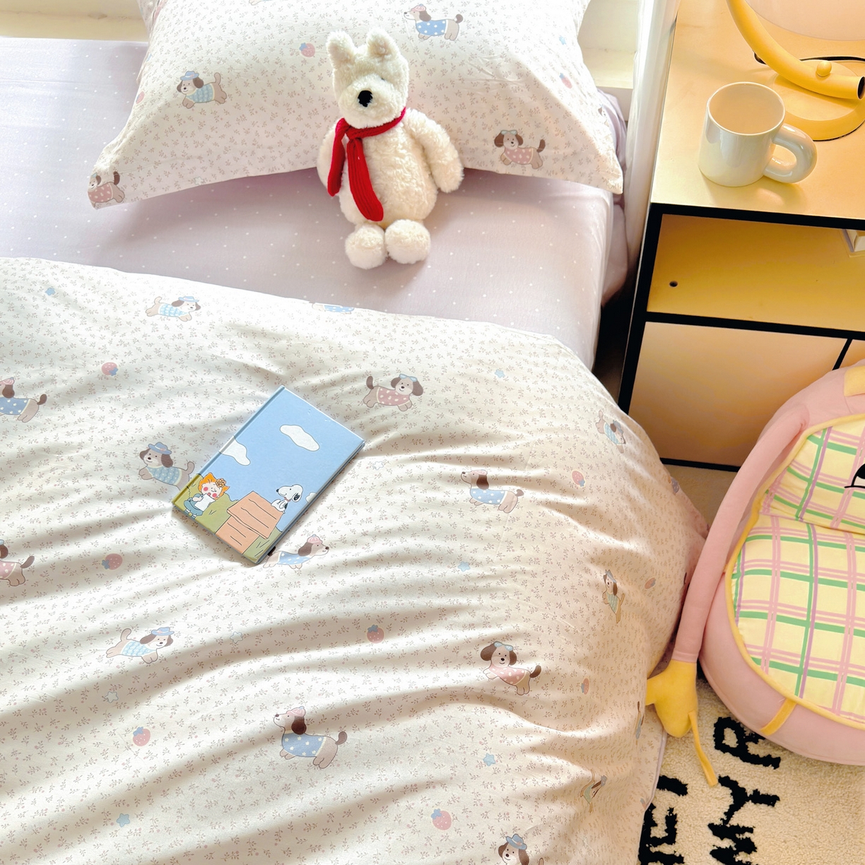 91家纺网 家纺一手货源 找家纺 洺兰家居 2026新款全棉纯棉13070小清新印花四件套 狗狗日记