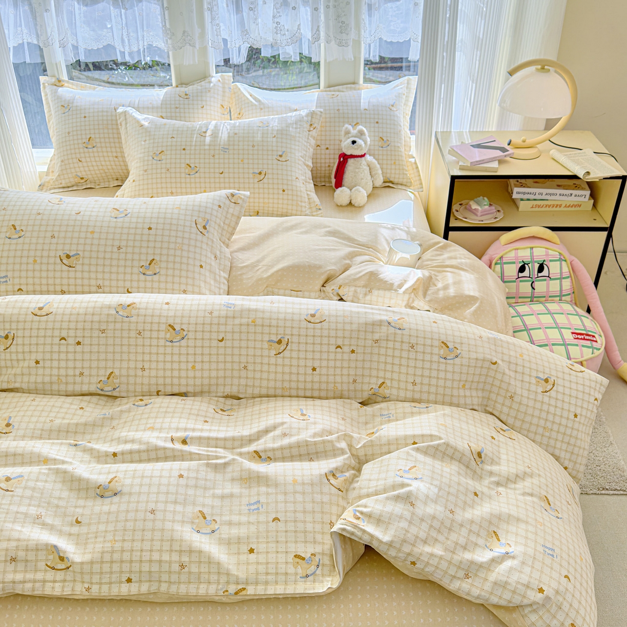 91家纺网 家纺一手货源 找家纺 洺兰家居 2026新款全棉纯棉13070小清新印花四件套 木马星梦