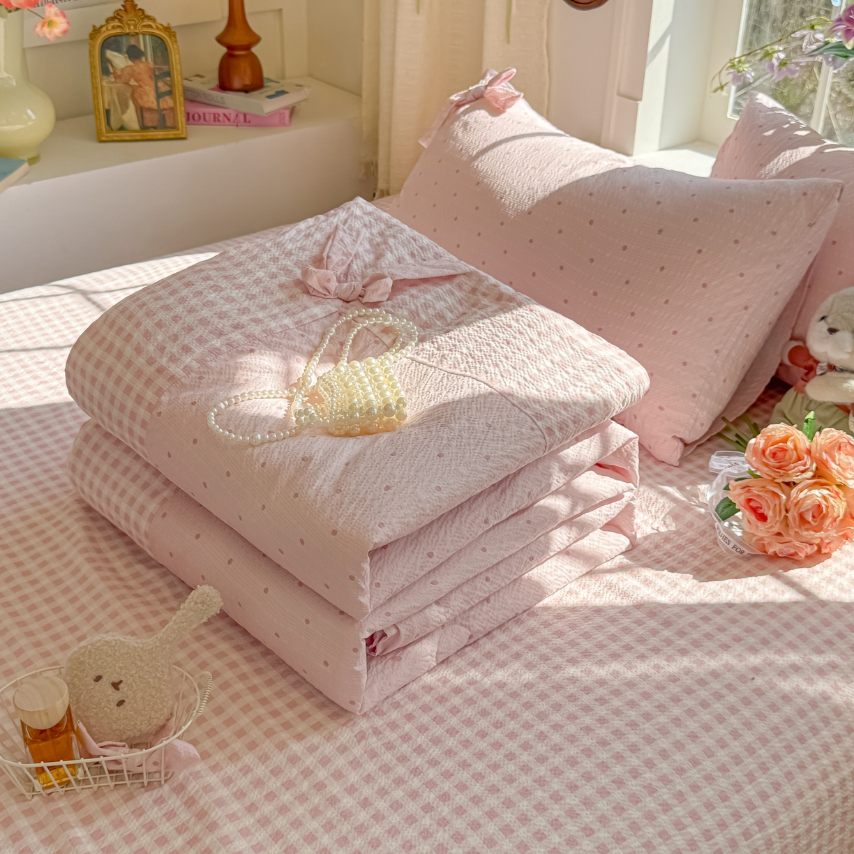 91家纺网 家纺一手货源 找家纺 （总）爱彼家纺 2026春夏新款提花泡芙棉拼角蝴蝶结软乎乎的撸猫感单夏被夏被四件套-甜莓气泡