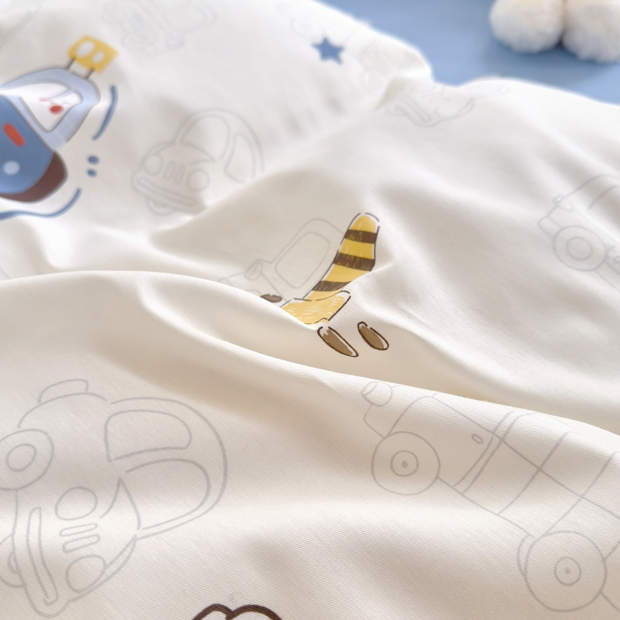 91家纺网 家纺一手货源 找家纺 洺兰家居 2026新款全棉纯棉13070小清新印花四件套 疯狂小汽车