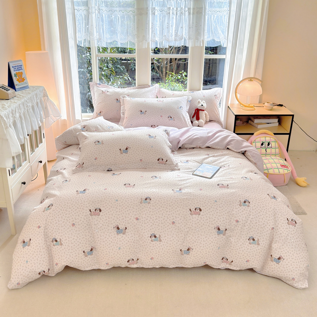 91家纺网 家纺一手货源 找家纺 洺兰家居 2026新款全棉纯棉13070小清新印花四件套 狗狗日记