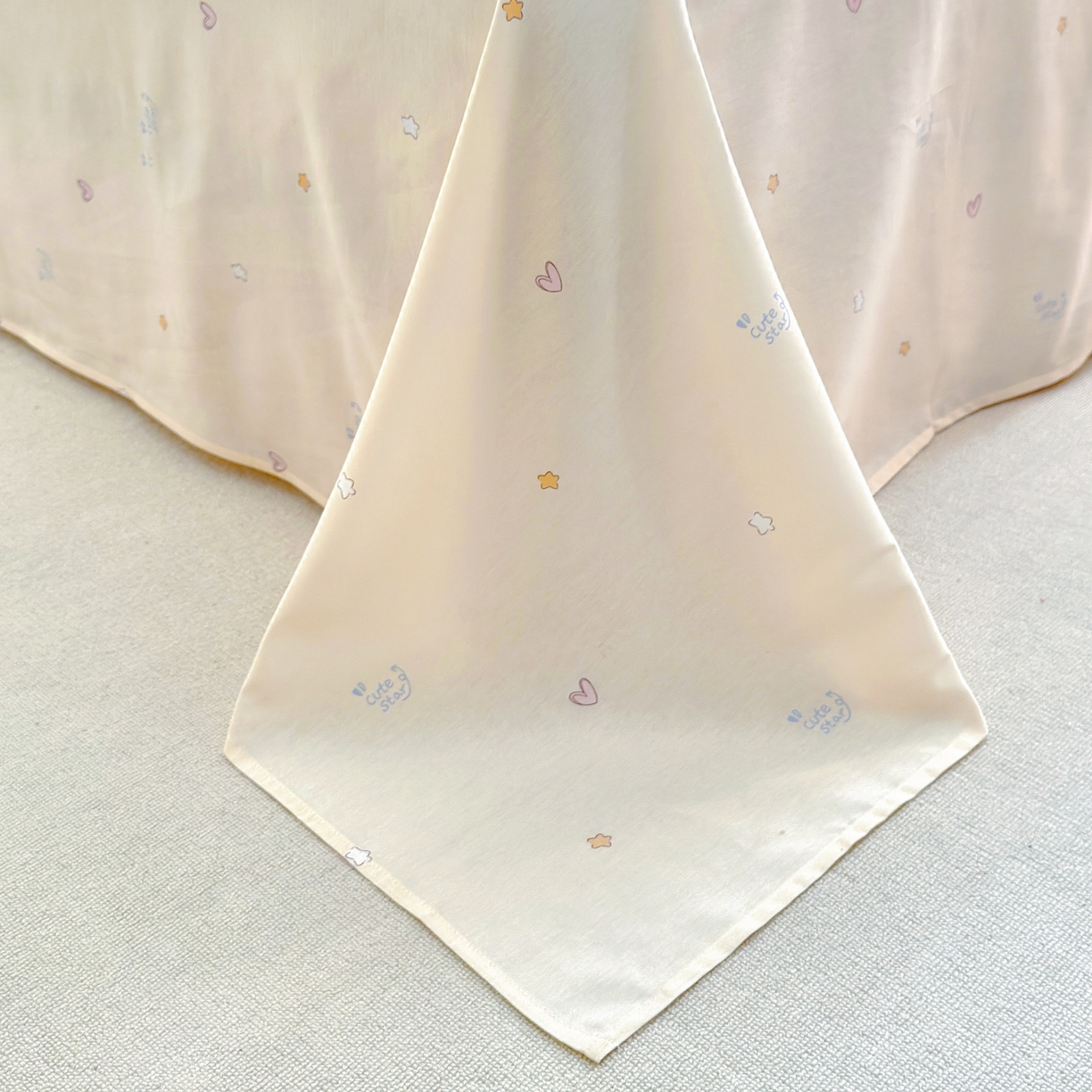 91家纺网 家纺一手货源 找家纺 洺兰家居 2026新款全棉纯棉13070小清新印花四件套 小星星