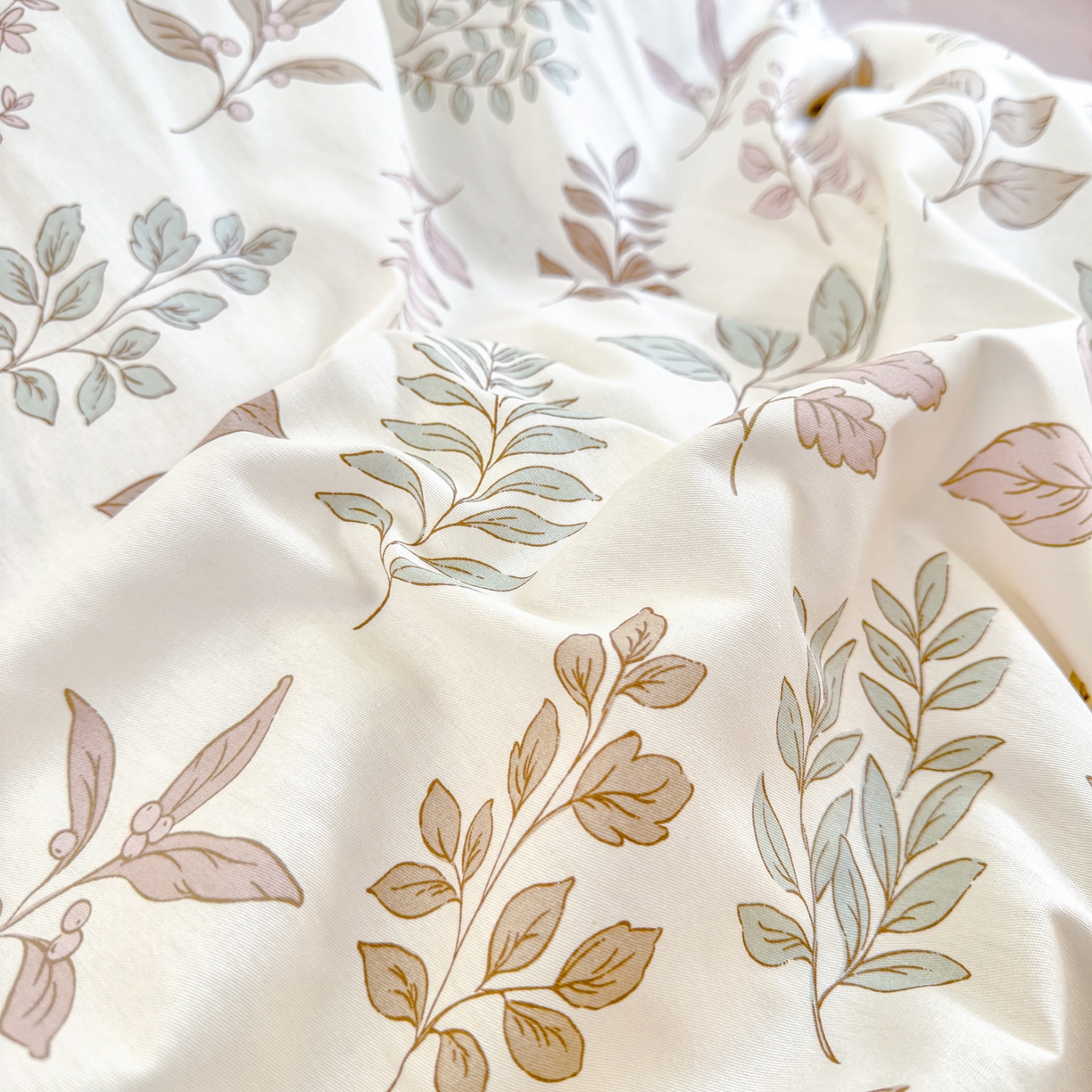 91家纺网 家纺一手货源 找家纺 洺兰家居 2026新款全棉纯棉13070小清新印花四件套 晚风细语