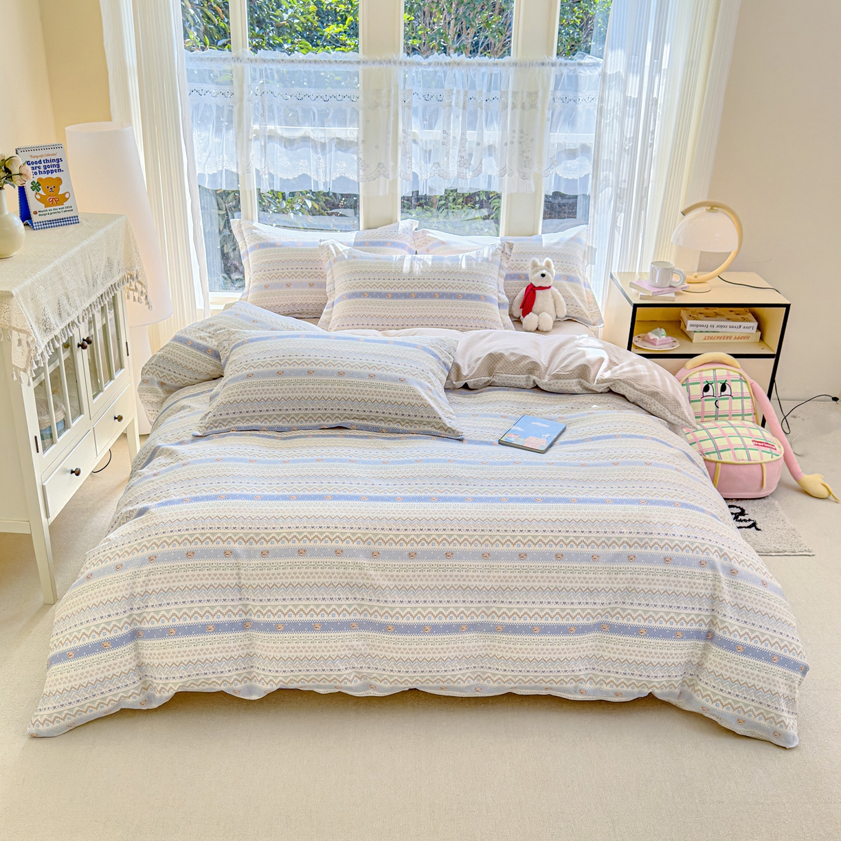 91家纺网 家纺一手货源 找家纺 洺兰家居 2026新款全棉纯棉13070小清新印花四件套 格纹小熊