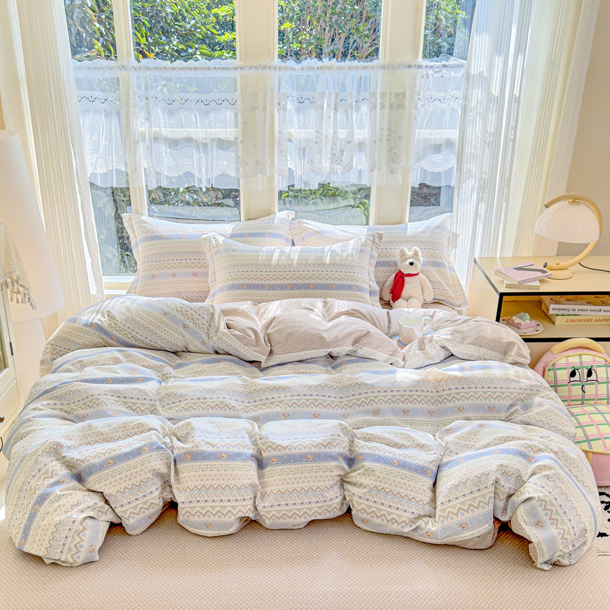 91家纺网 家纺一手货源 找家纺 洺兰家居 2026新款全棉纯棉13070小清新印花四件套 格纹小熊