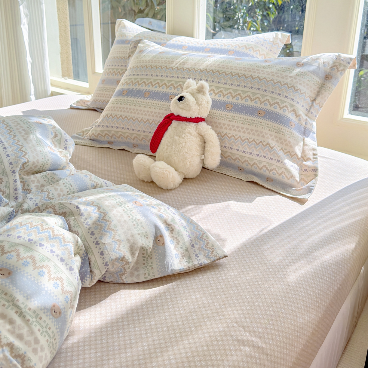 91家纺网 家纺一手货源 找家纺 洺兰家居 2026新款全棉纯棉13070小清新印花四件套 格纹小熊