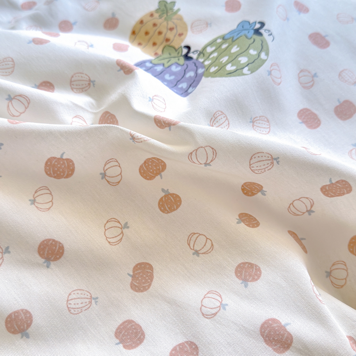 91家纺网 家纺一手货源 找家纺 洺兰家居 2026新款全棉纯棉13070小清新印花四件套 魔幻南瓜