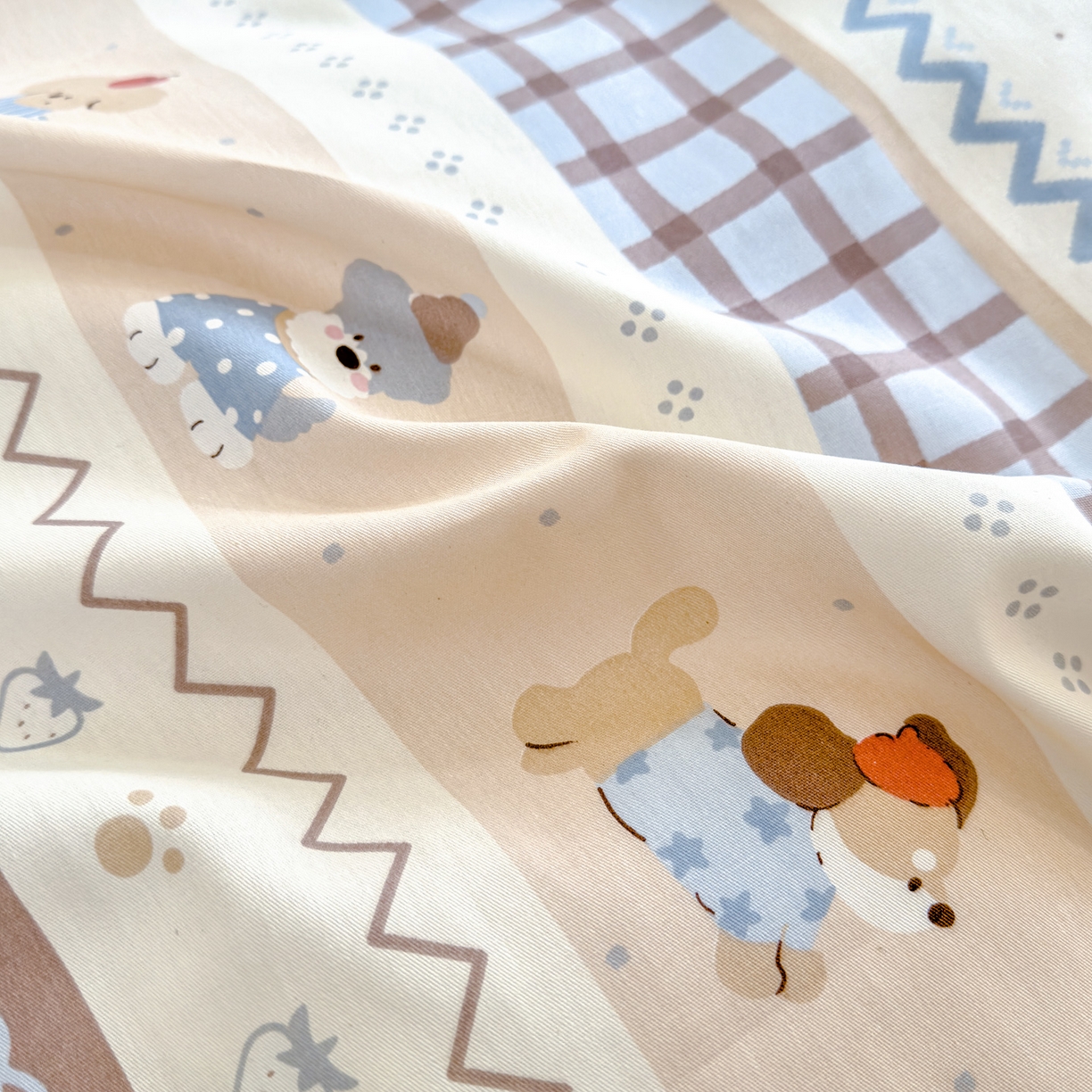 91家纺网 家纺一手货源 找家纺 洺兰家居 2026新款全棉纯棉13070小清新印花四件套 童年派对