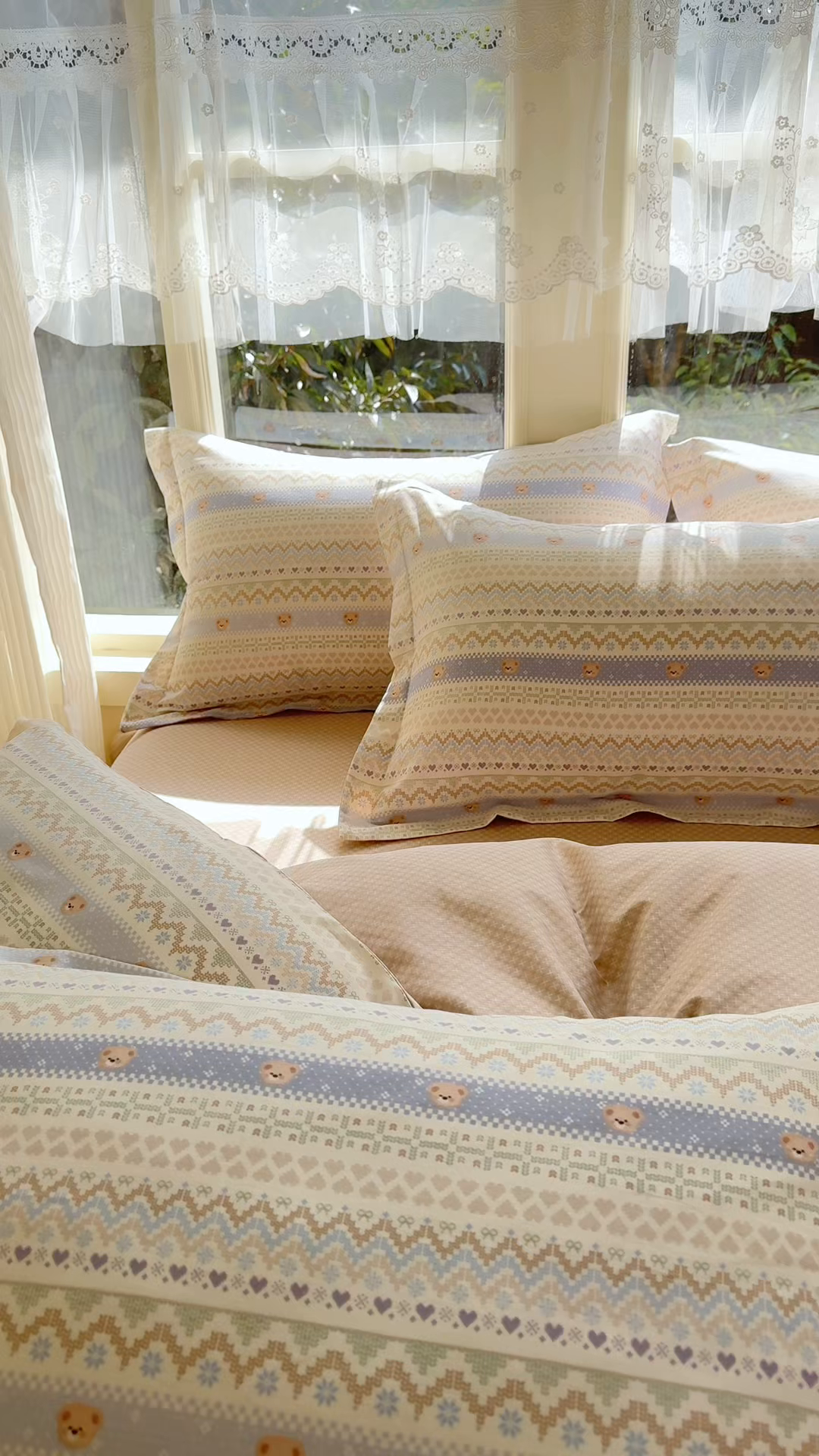 91家纺网 家纺一手货源 找家纺 洺兰家居 2026新款全棉纯棉13070小清新印花四件套 格纹小熊