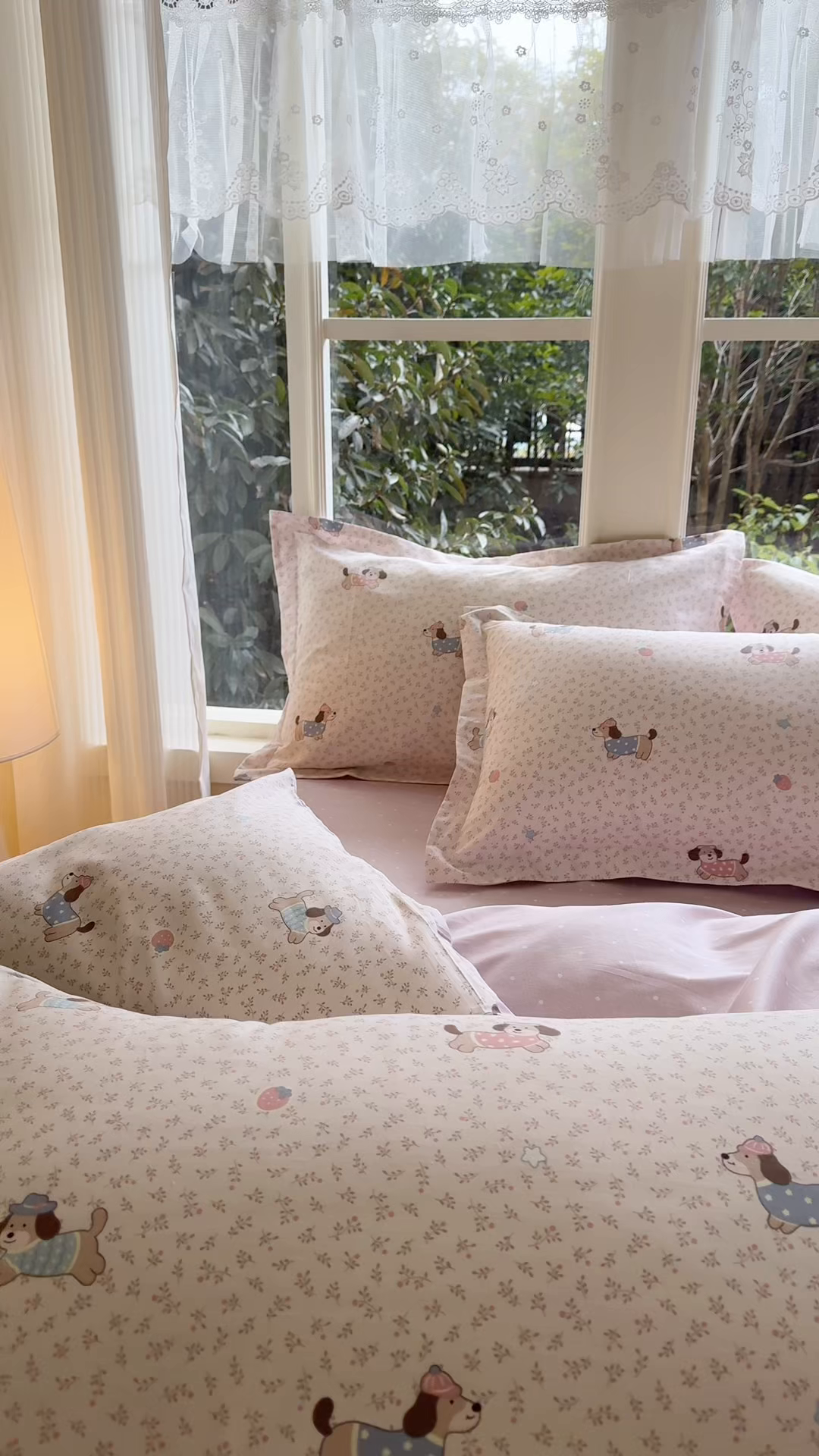 91家纺网 家纺一手货源 找家纺 洺兰家居 2026新款全棉纯棉13070小清新印花四件套 狗狗日记