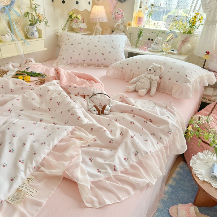 91家纺网 家纺一手货源 找家纺 港岛妹妹 2026新款雪纺花边夏被夏凉被空调被 小草莓