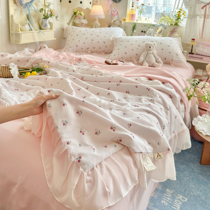 91家纺网 家纺一手货源 找家纺 港岛妹妹 2026新款雪纺花边夏被夏凉被空调被 小草莓