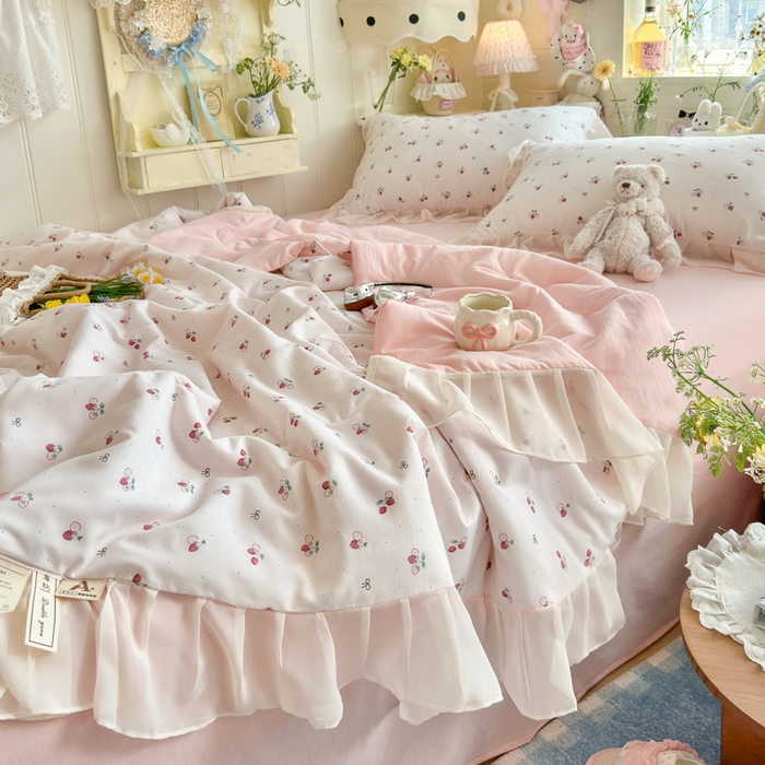 91家纺网 家纺一手货源 找家纺 港岛妹妹 2026新款雪纺花边夏被夏凉被空调被 小草莓