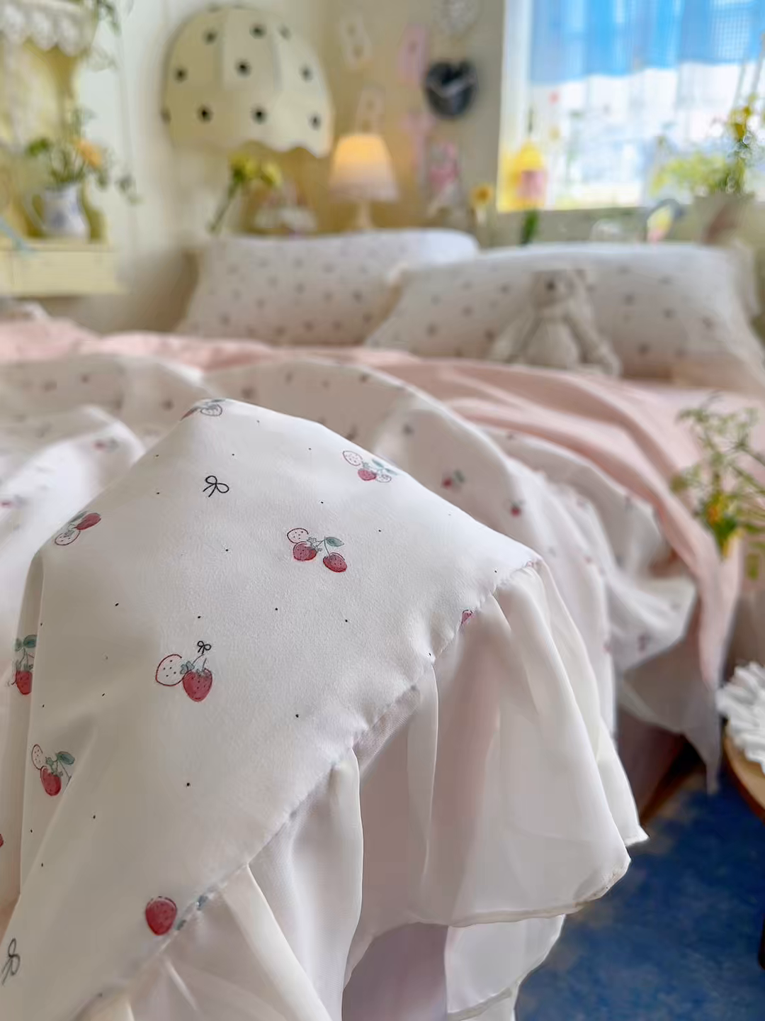 91家纺网 家纺一手货源 找家纺 港岛妹妹 2026新款雪纺花边夏被夏凉被空调被 小草莓