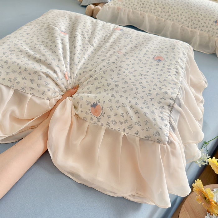 91家纺网 家纺一手货源 找家纺 港岛妹妹 2026新款雪纺花边夏被夏凉被空调被 枝枝草莓