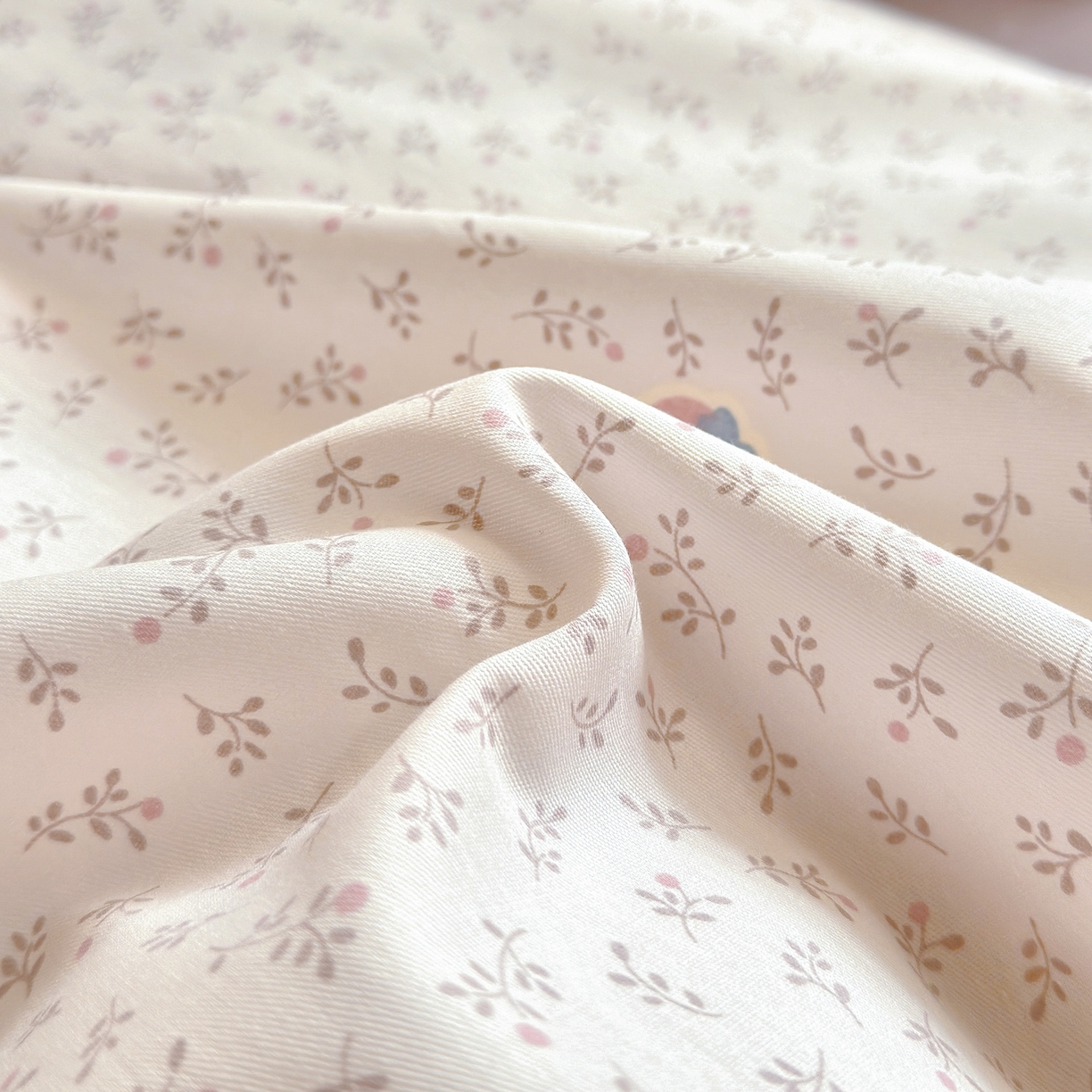 91家纺网 家纺一手货源 找家纺 洺兰家居 2026新款全棉纯棉13070小清新印花单被套被套单件 狗狗日记