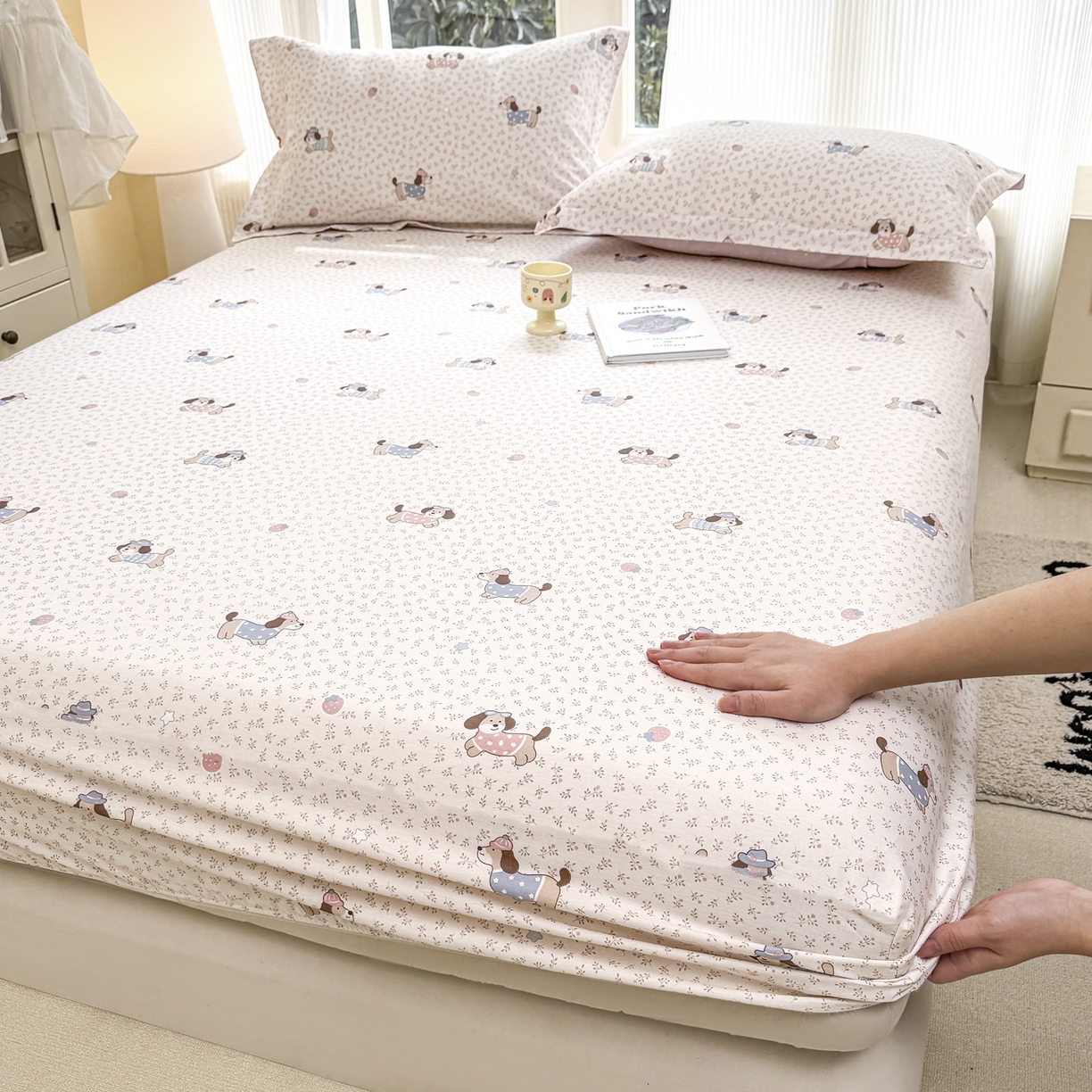 91家纺网 家纺一手货源 找家纺 洺兰家居 2026新款全棉纯棉13070小清新印花单床笠床笠单件 狗狗日记