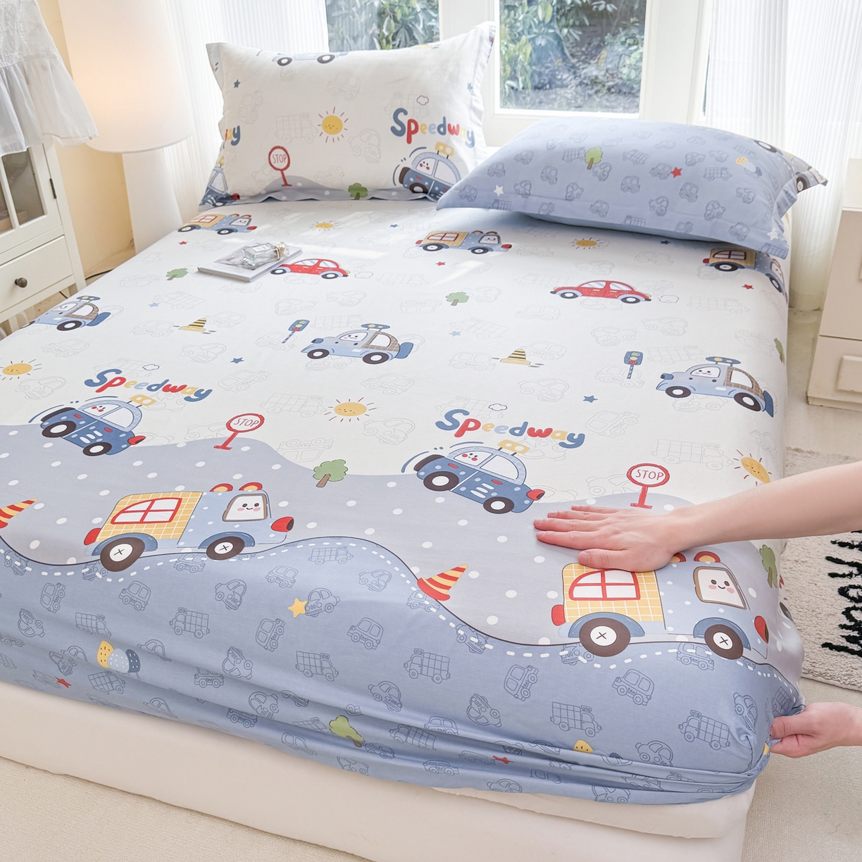 91家纺网 家纺一手货源 找家纺 洺兰家居 2026新款全棉纯棉13070小清新印花单床笠床笠单件 疯狂小汽车