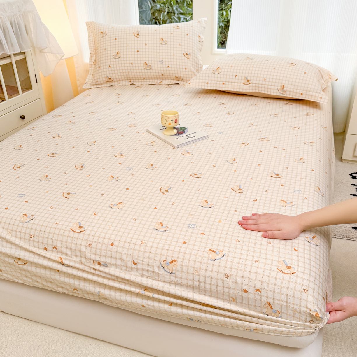 91家纺网 家纺一手货源 找家纺 洺兰家居 2026新款全棉纯棉13070小清新印花单床笠床笠单件 木马星梦