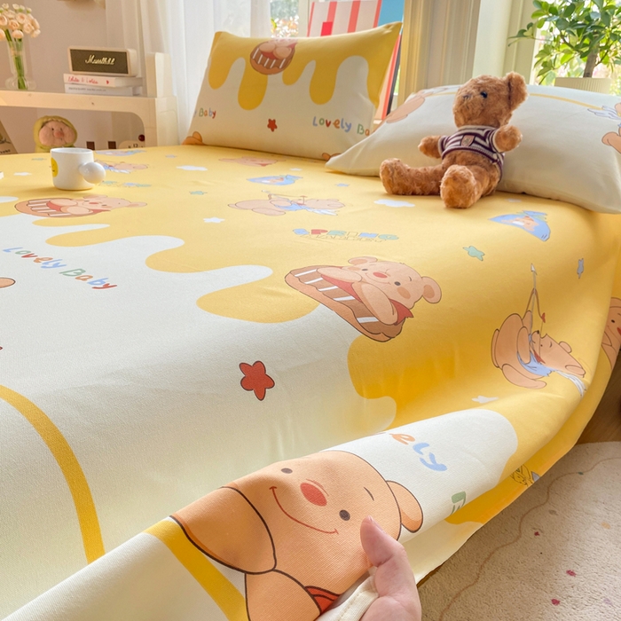 91家纺网 家纺一手货源 找家纺 晓时候 20226新款细纱原棉老粗布床单印花床单单件凉席三件套 萌趣小熊