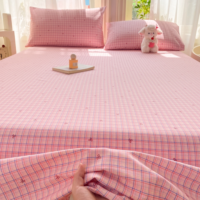 91家纺网 家纺一手货源 找家纺 晓时候 20226新款细纱原棉老粗布床单印花床单单件凉席三件套 粉格蝴蝶结