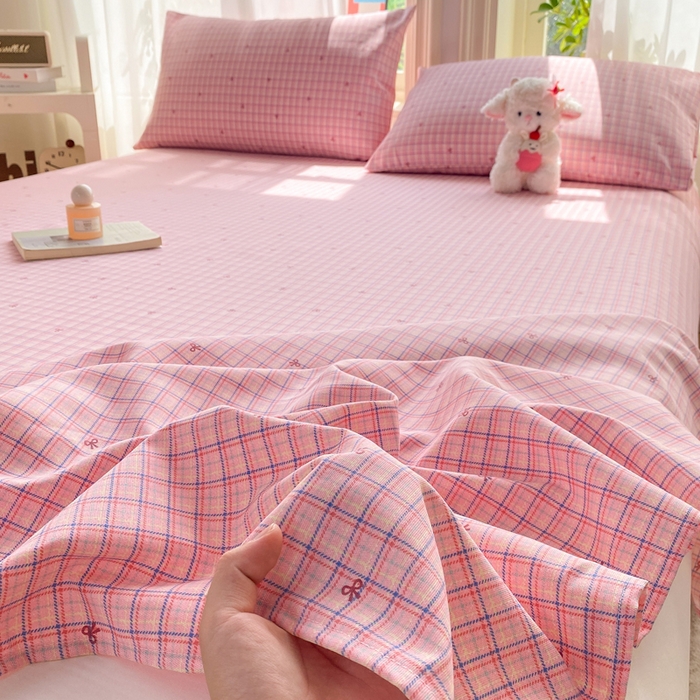 91家纺网 家纺一手货源 找家纺 晓时候 20226新款细纱原棉老粗布床单印花床单单件凉席三件套 粉格蝴蝶结