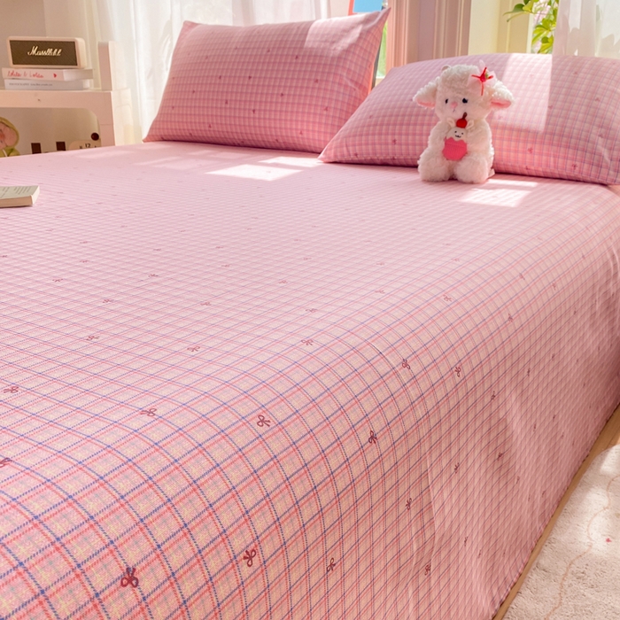 91家纺网 家纺一手货源 找家纺 晓时候 20226新款细纱原棉老粗布床单印花床单单件凉席三件套 粉格蝴蝶结