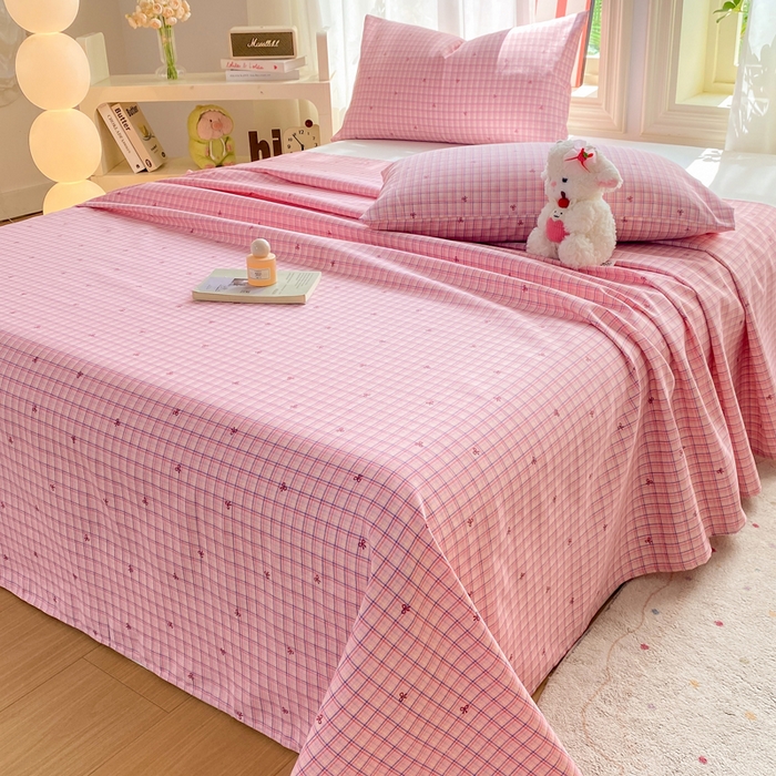 91家纺网 家纺一手货源 找家纺 晓时候 20226新款细纱原棉老粗布床单印花床单单件凉席三件套 粉格蝴蝶结