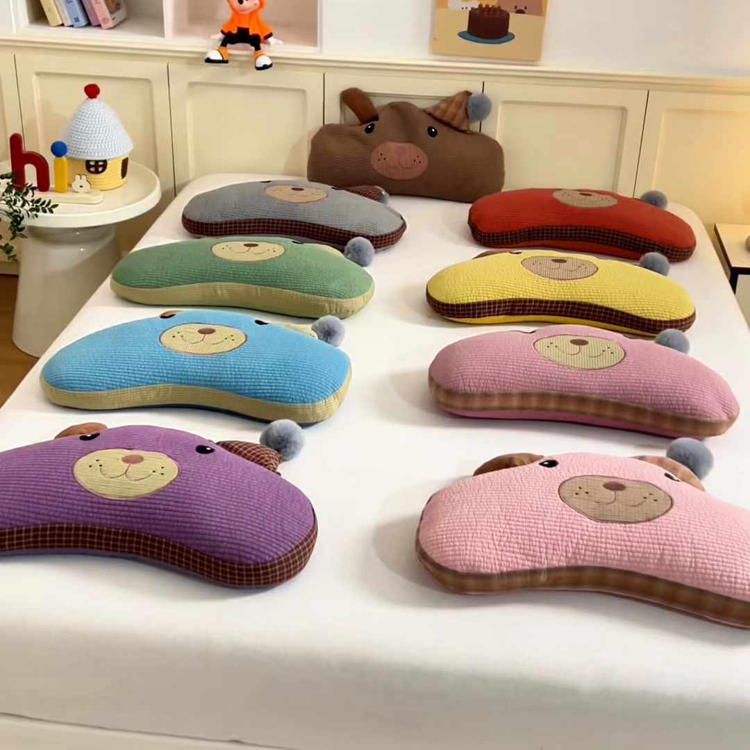 91家纺网 家纺一手货源 找家纺 卓昌枕芯 2026新款全棉圣诞熊卡通荞麦枕可拆洗枕芯枕头 圣诞熊 -粉